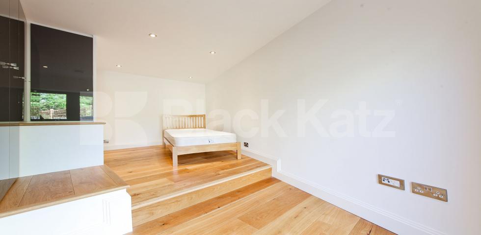 			NEW INSTRUCTION (Includes Parking), 3 Bedroom, 1 bath, 1 reception Mews House			 Rushgrove Street , Woolwich Arsenal